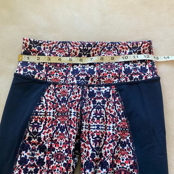 Athleta Women's Chatarunga Floral Cropped Leggings 227943 Sz X-Small EUC - Picture 7 of 9